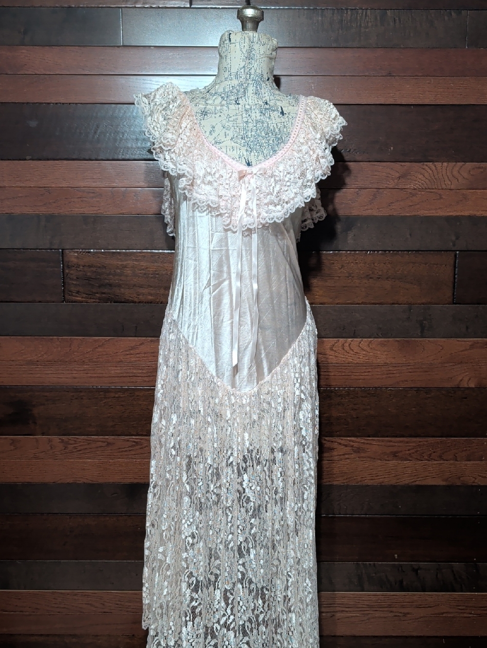 Vintage Nite Images Lace Trim Ivory Nightgown - Women Intimates & Sleepwear